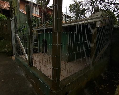 cercamento com tela soldada em casa Penha SC